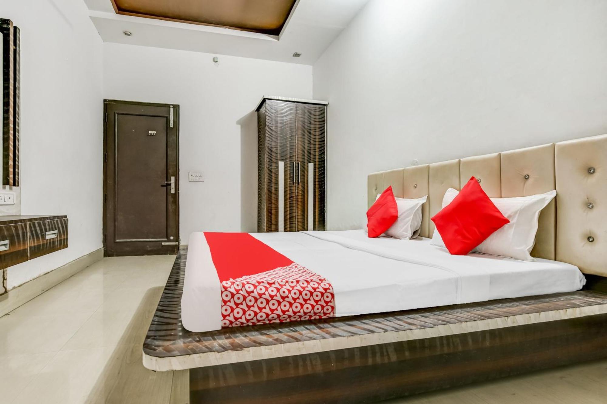 Flagship Hotel Big Boss Kurukshetra Exterior photo